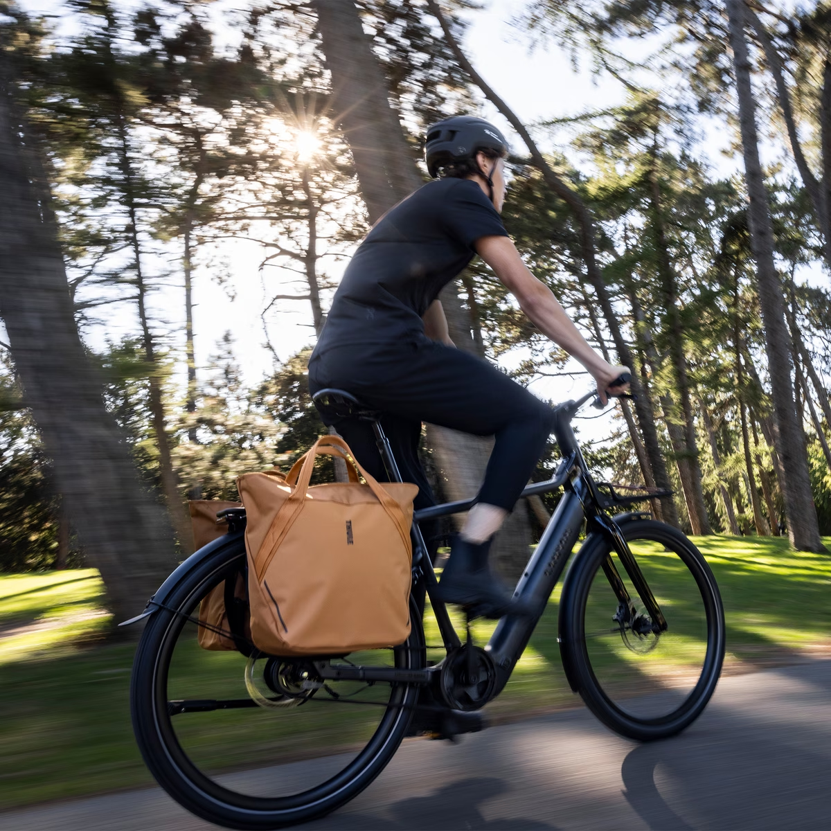 Thule Chasm pyörälaukku integroidulla lukolla 25L
