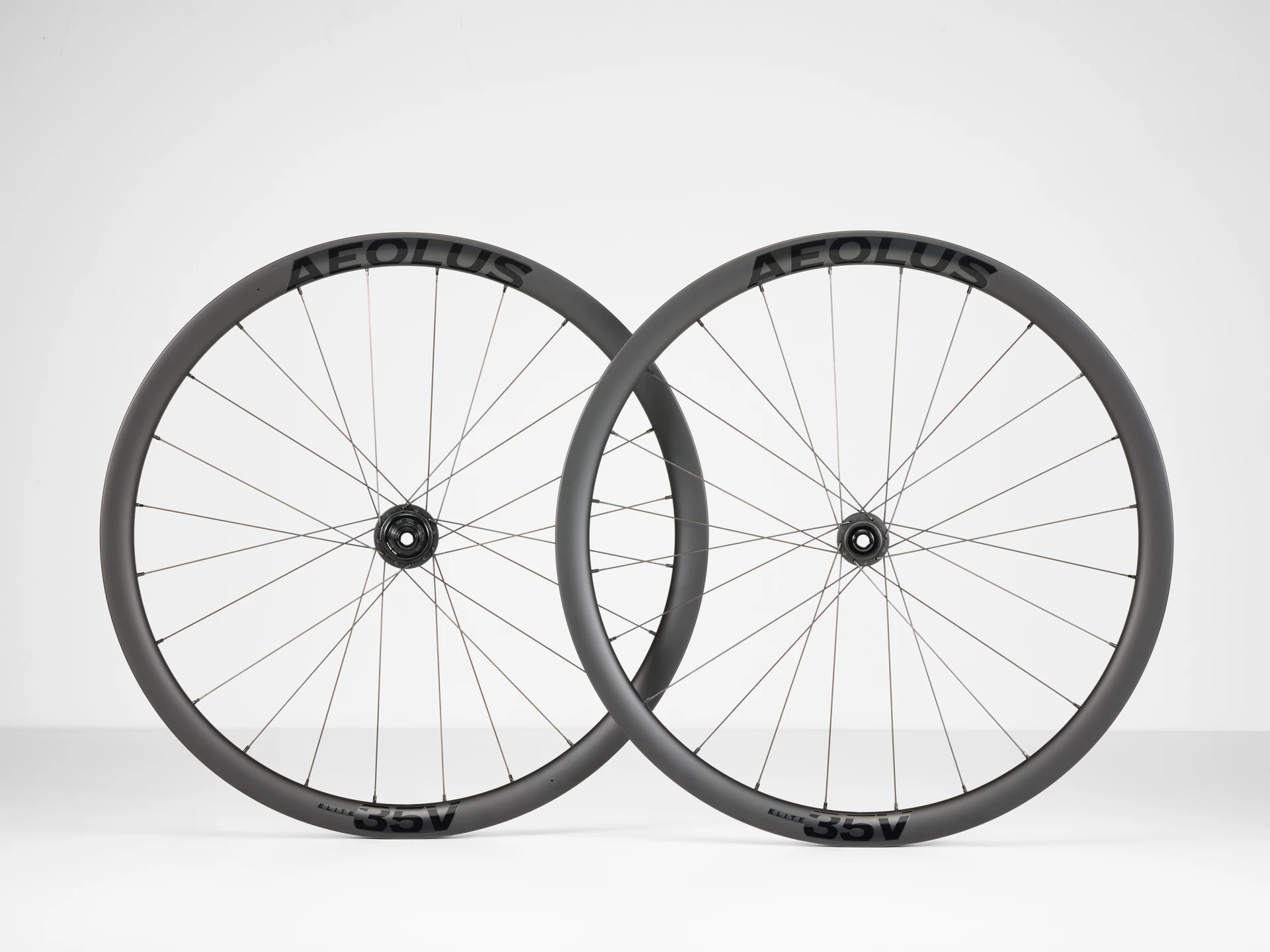 Bontrager Aeolus Elite 35V TLR Disc Road Wheel Etukiekko