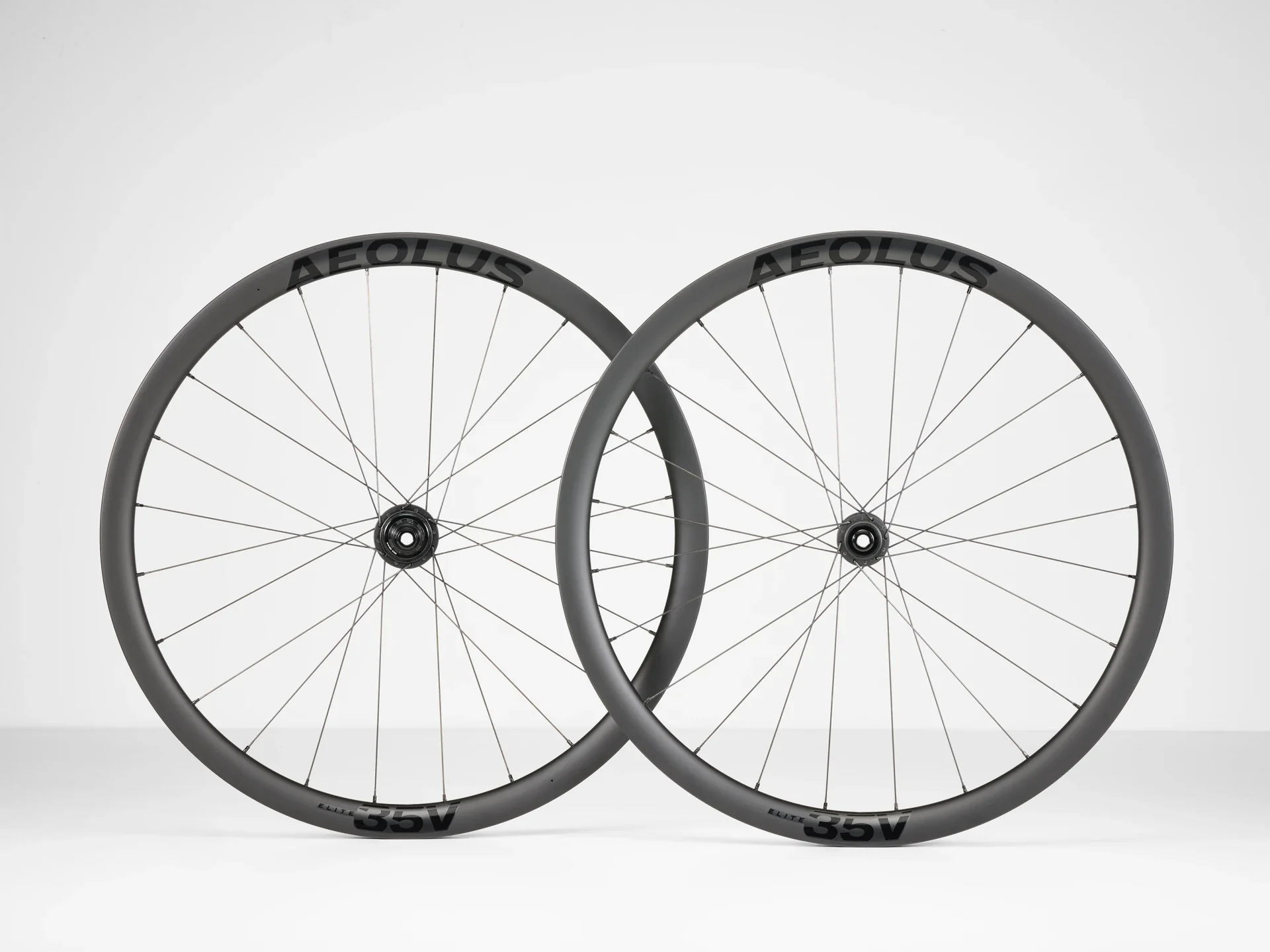 Bontrager Aeolus Elite 35V TLR Disc Road Wheel Takakiekko