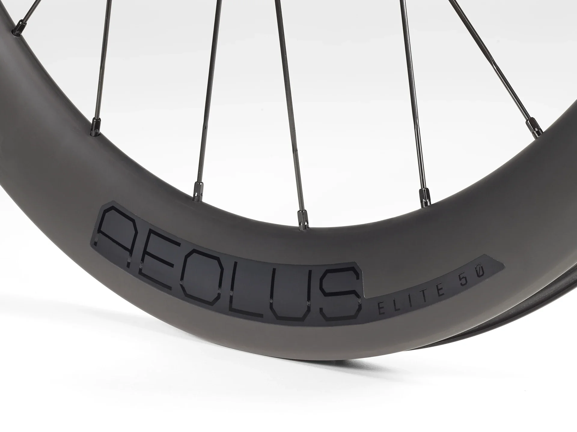 Bontrager Aeolus Elite 50 TLR Disc Road Wheel Etukiekko