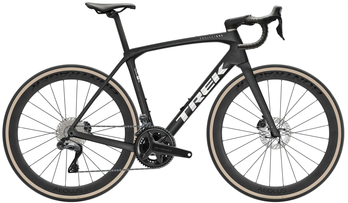 Trek Domane SLR 7 Gen 4 Musta